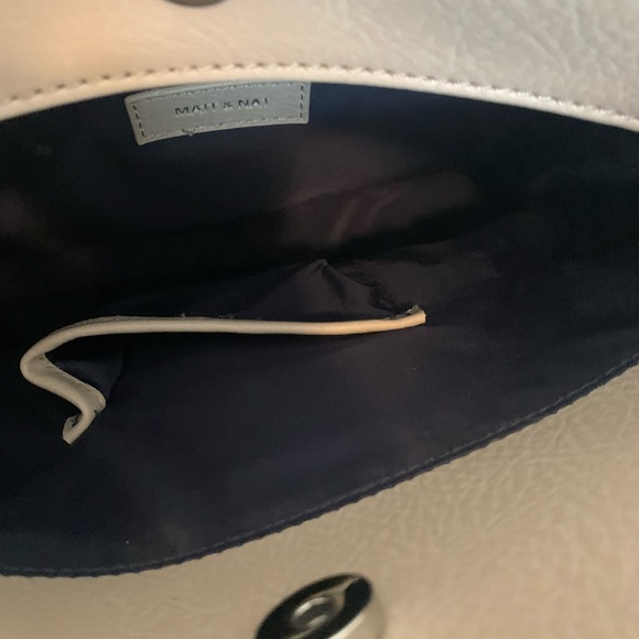 NWOT Matt and nat vegan handbag purse. New never been used. - Picture 2 of 6